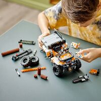 Конструктор LEGO Technic Позашляхова вантажівка (42139)