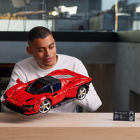 Конструктор LEGO Technic Ferrari Daytona SP3 (42143) 