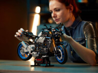 Конструктор LEGO Technic Yamaha MT-10 SP (42159)