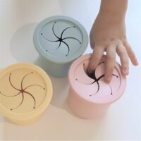 Чашка-контейнер з трубочкою силіконова MinikOiOi Sip+Snack Mellow Yellow/Powder Grey (101100103)