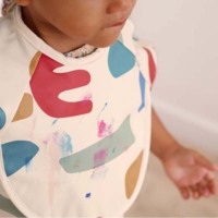 Нагрудник-фартук Beaba с рукавами, разноцветный (913576)