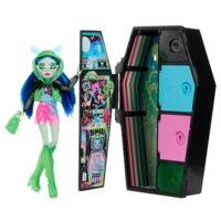 Игровой набор Monster High Неоновые и бомбезные Ужасно-секреты Гулии (HNF81) 