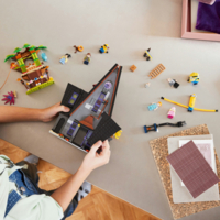 Конструктор LEGO Despicable Me Родинний маєток Ґру й посіпак (75583)