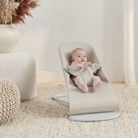 Шезлонг BabyBjorn Bliss 3D Jersey Light Grey, рама Light Grey + іграшка Soft Friends (7317686060727)