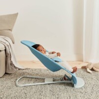 Шезлонг BabyBjorn Bliss Cotton Blue Petal Quilt, рама Light Grey (7317680061232)