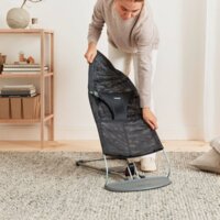 Шезлонг BabyBjorn Bliss Mesh Anthracite, рама Dark Grey + іграшка Googly Eyes Pastels (7317686060130)