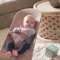 Шезлонг BabyBjorn Bliss Mesh Dusty Pink, рама Light Grey (7317680061089)
