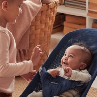 Шезлонг BabyBjorn Bliss Mesh Navy Blue, рама Dark Grey (7317680060037)