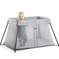 Кровать-манеж BabyBjorn Light + простынь, серый (7317686400028)