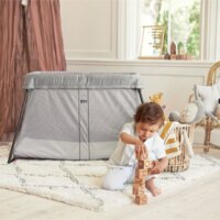 Кровать-манеж BabyBjorn Light + простынь, серый (7317686400028)