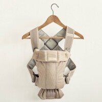 Рюкзак-кенгуру BabyBjorn Mini 3D Mesh, Grey beige (7317680210029)