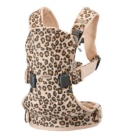 Слінг BabyBjörn ONE Cotton Light Beige Leopard (7317680980755)