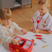 Дитячий кейс лікаря Klein (4353)