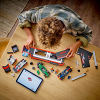 Конструктор LEGO City Грузовик F1® с автомобилями RB20 и AMR24 (60445)