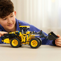 Конструктор LEGO Technic Колісний навантажувач Volvo L120 Electric (42209)