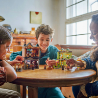 Конструктор LEGO Harry Potter Якісні товари для квідичу і кафе з морозивом (76452)