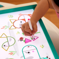 Навчальний набір зі світловим центром Battat Look & Shine Світло відкриттів (BX2604Z)