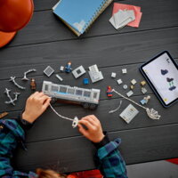 Конструктор LEGO Super Heroes Marvel Человек-паук против Дока Ока: Сцена в метро (76321)