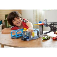 Игровой набор Cars Тюнинг-центр Джексона из мультфильма "Тачки" (GJW43)