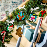 Конструктор LEGO Iconic Набір різдвяних прикрас (40744)