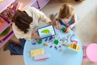 Конструктор LEGO Gabby's Dollhouse Гора сладостей и сад Китти (11205)