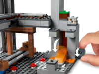 Конструктор LEGO Minecraft Первое приключение (21169)