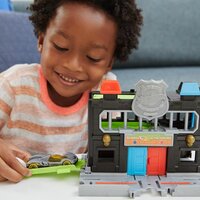 Набір Hot Wheels City Втеча з поліцейського відділку (GVN72)