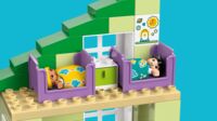 Конструктор LEGO DUPLO Town Сучасний родинний будинок із фігурками (10470)
