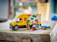 Конструктор LEGO City Фургон LEGO (60500)