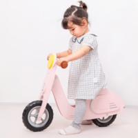 Іграшковий скутер New Classic Toys Рожевий (11431)