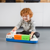 Баржа New Classic Toys з 2 контейнерами (10904)