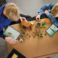 Конструктор LEGO Minecraft Напад викликача на село (21596)