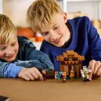 Конструктор LEGO Minecraft Напад викликача на село (21596)