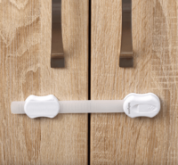 Універсальний захисний пристрій для шаф BabyOno, 4 шт. (5901435411148)