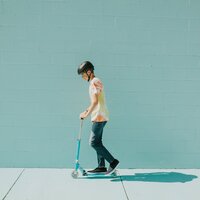 Самокат MICRO серії Sprite LED Блакитний океан (до 100 kg, двоколісний, світло)