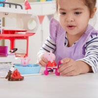 Игровой набор Peppa Семейный кемпер Пеппы, 4 фигурки, звук (F2182)