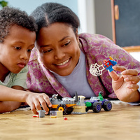 Конструктор LEGO DUPLO Marvel Павук та його чудові друзі Битва Халка з Носорогом на вантажівках (10782)