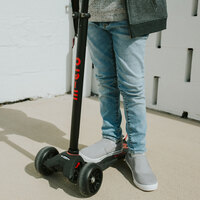 Самокат MICRO серії Maxi PRO Deluxe" - Чорний/червоний" (MMD087)