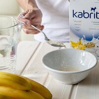 Вівсяна каша Kabrita на козячому молоці з бананом та чорносливом