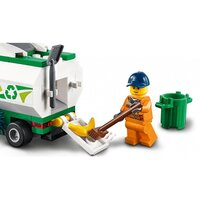 Конструктор LEGO City Вулична прибиральна машина (60249)