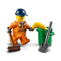 Конструктор LEGO City Вулична прибиральна машина (60249)