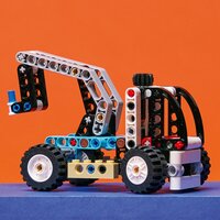 Конструктор LEGO Technic Телескопічний навантажувач (42133)